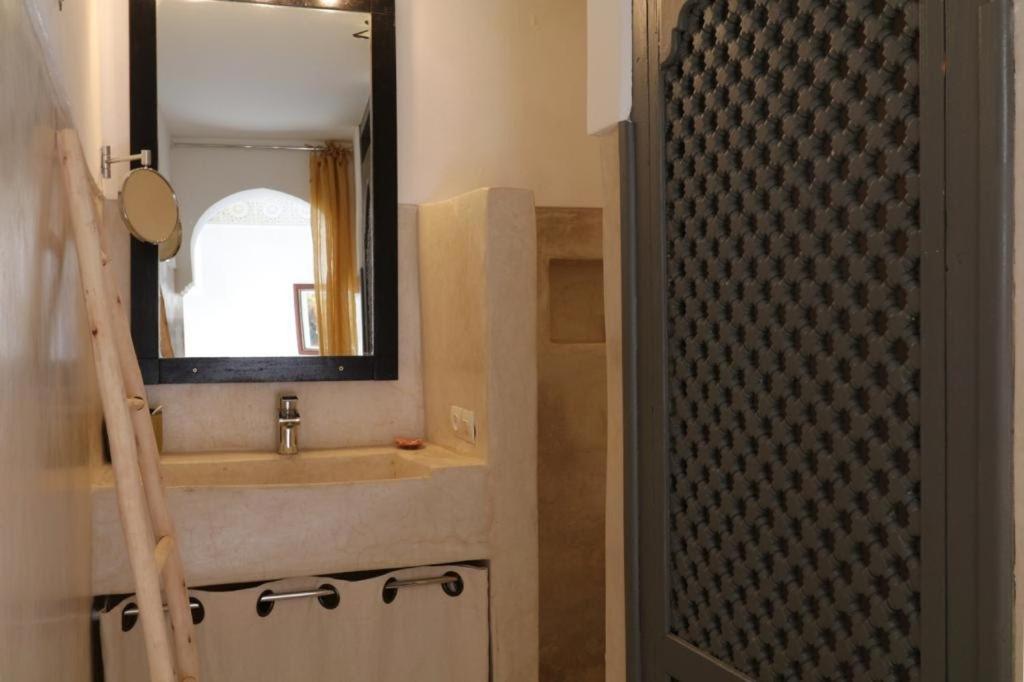 Riad 103 Medina Pool And Hammam Marrakesh Buitenkant foto