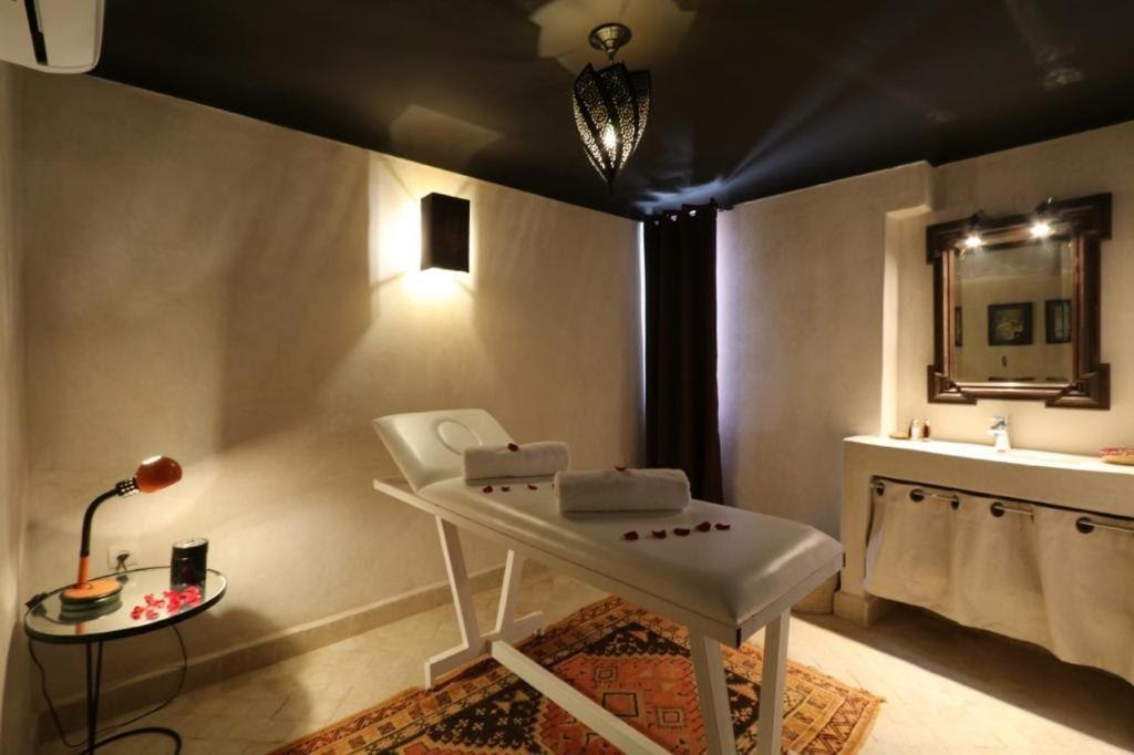 Riad 103 Medina Pool And Hammam Marrakesh Buitenkant foto