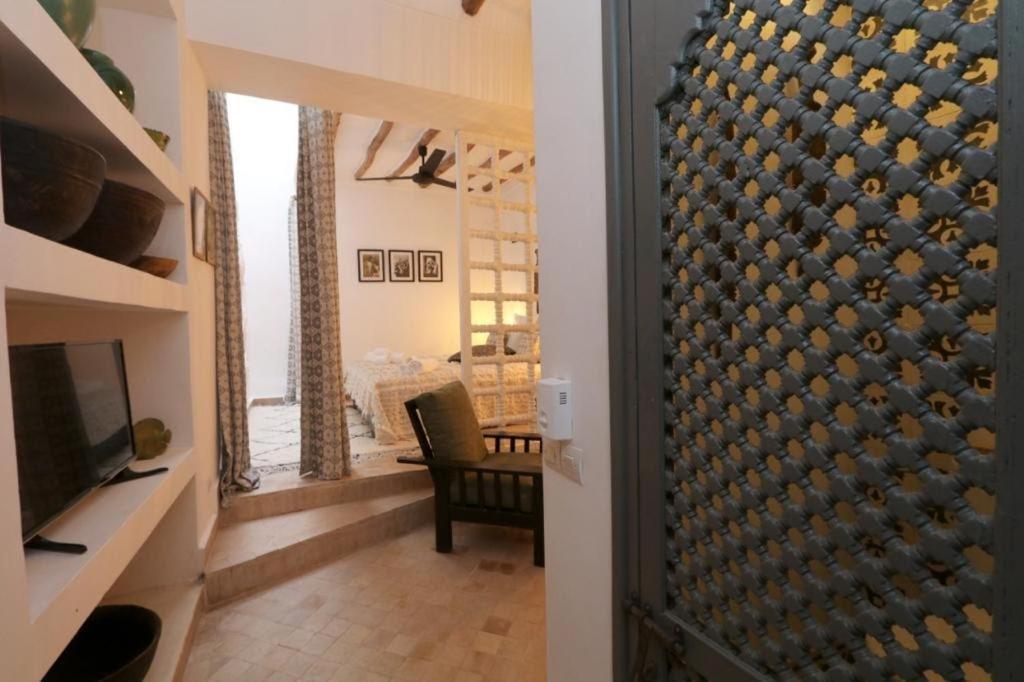 Riad 103 Medina Pool And Hammam Marrakesh Buitenkant foto