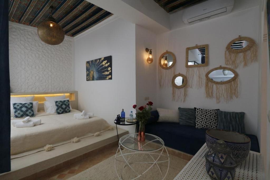 Riad 103 Medina Pool And Hammam Marrakesh Buitenkant foto